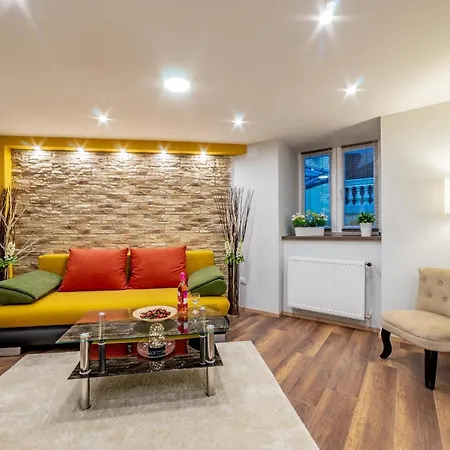 Apartment Diamond - Holy King